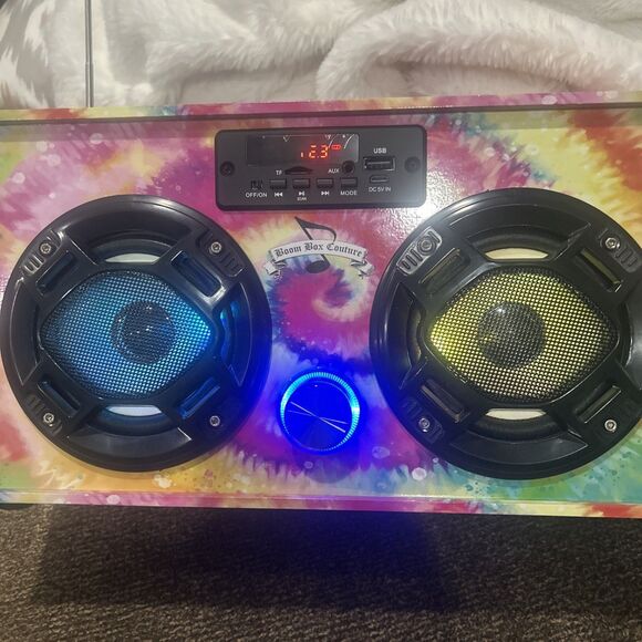 Boom BOX COUTURE Wireless, Blue Tooth Connectivity, Aux, USB, DC 5V, Works - Picture 7 of 12